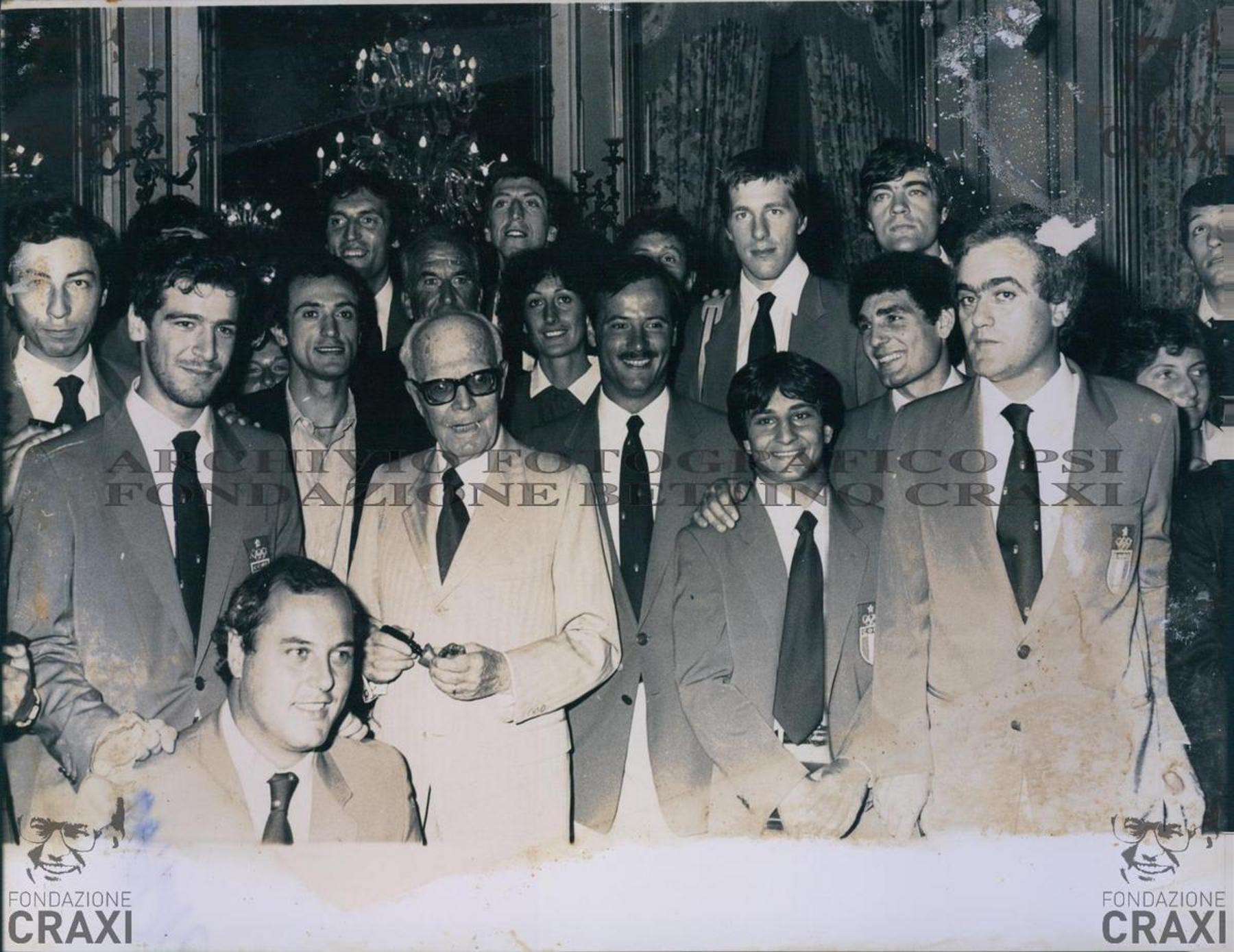 Sandro Pertini riceve al Quirinale gli atleti vincitori di medaglie e diplomi olimpici, 11/9/1980