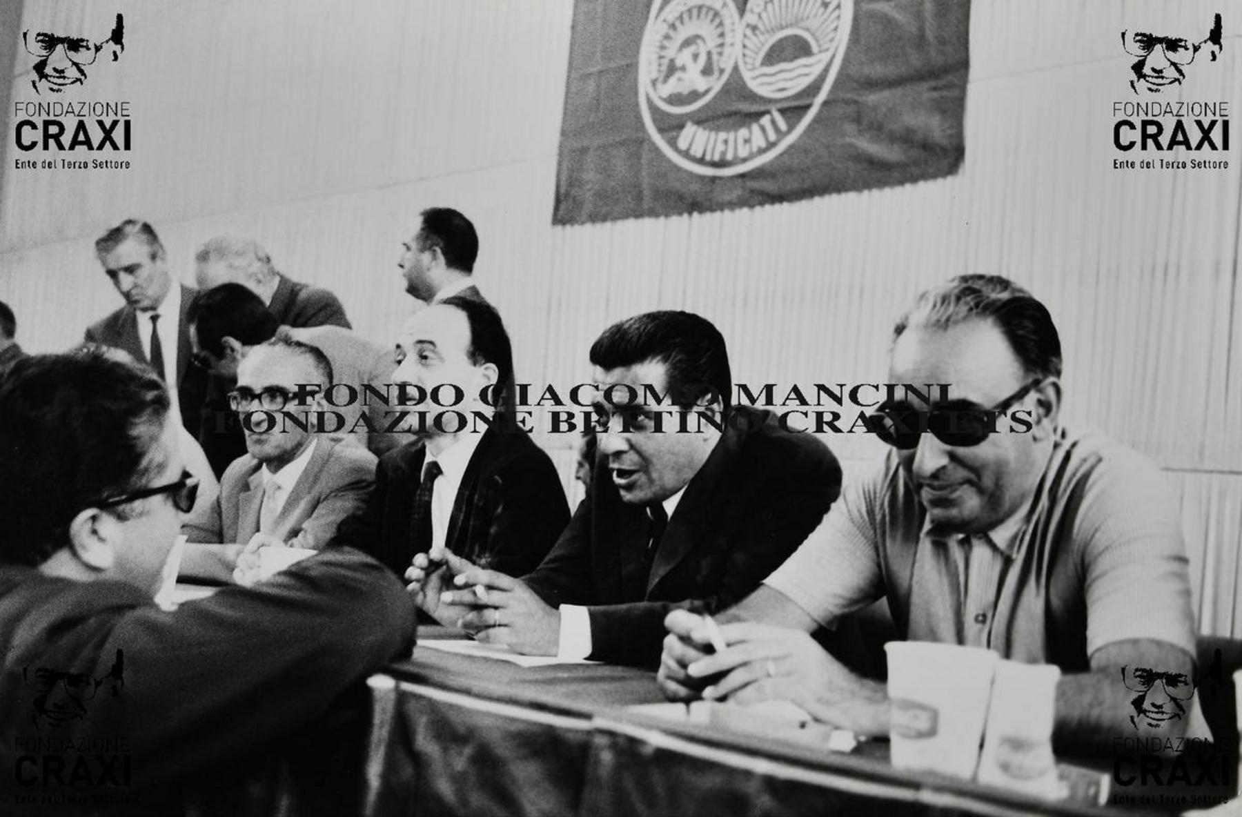 Ad una riunione del PSI-PSDI unificati, 5/1969